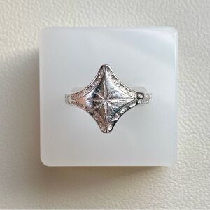 Elegant Silver Women's Ring